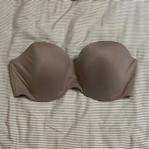 Victoria Secret Body by Victoria Strapless Bra